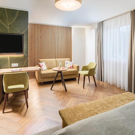 Parkhotel Gueldene Berge Weißenfels Buitenkant foto