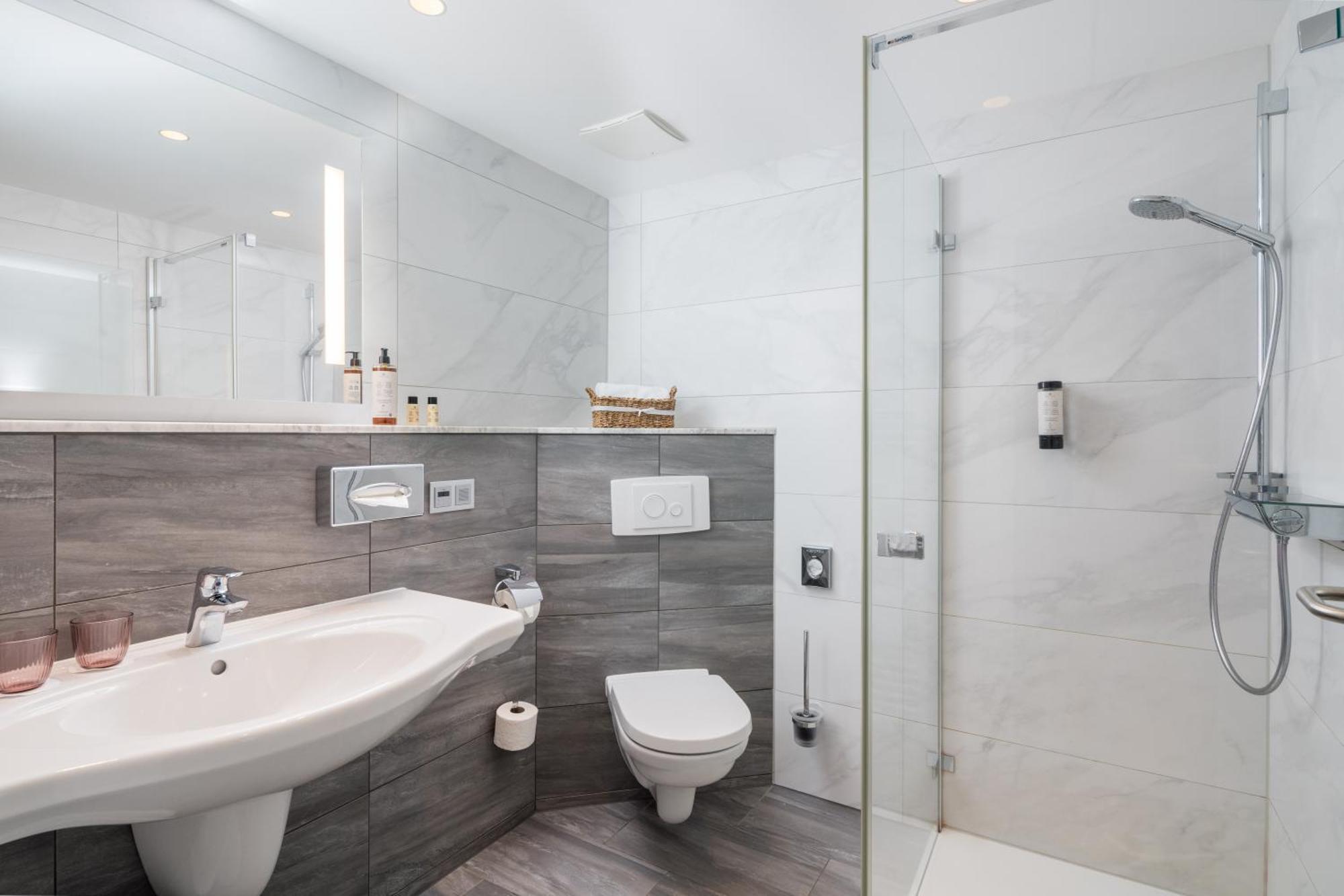 Parkhotel Gueldene Berge Weißenfels Buitenkant foto
