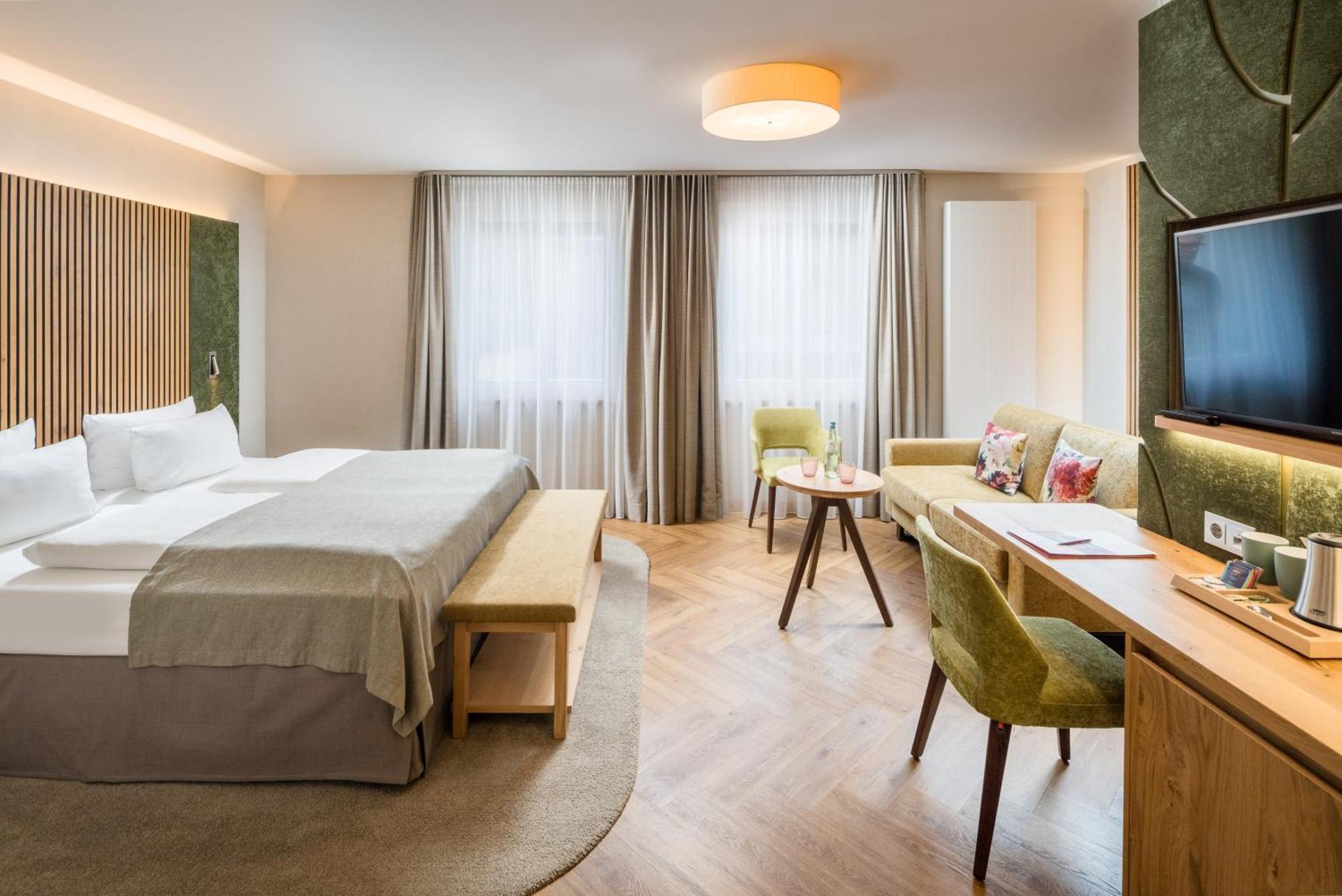 Parkhotel Gueldene Berge Weißenfels Buitenkant foto