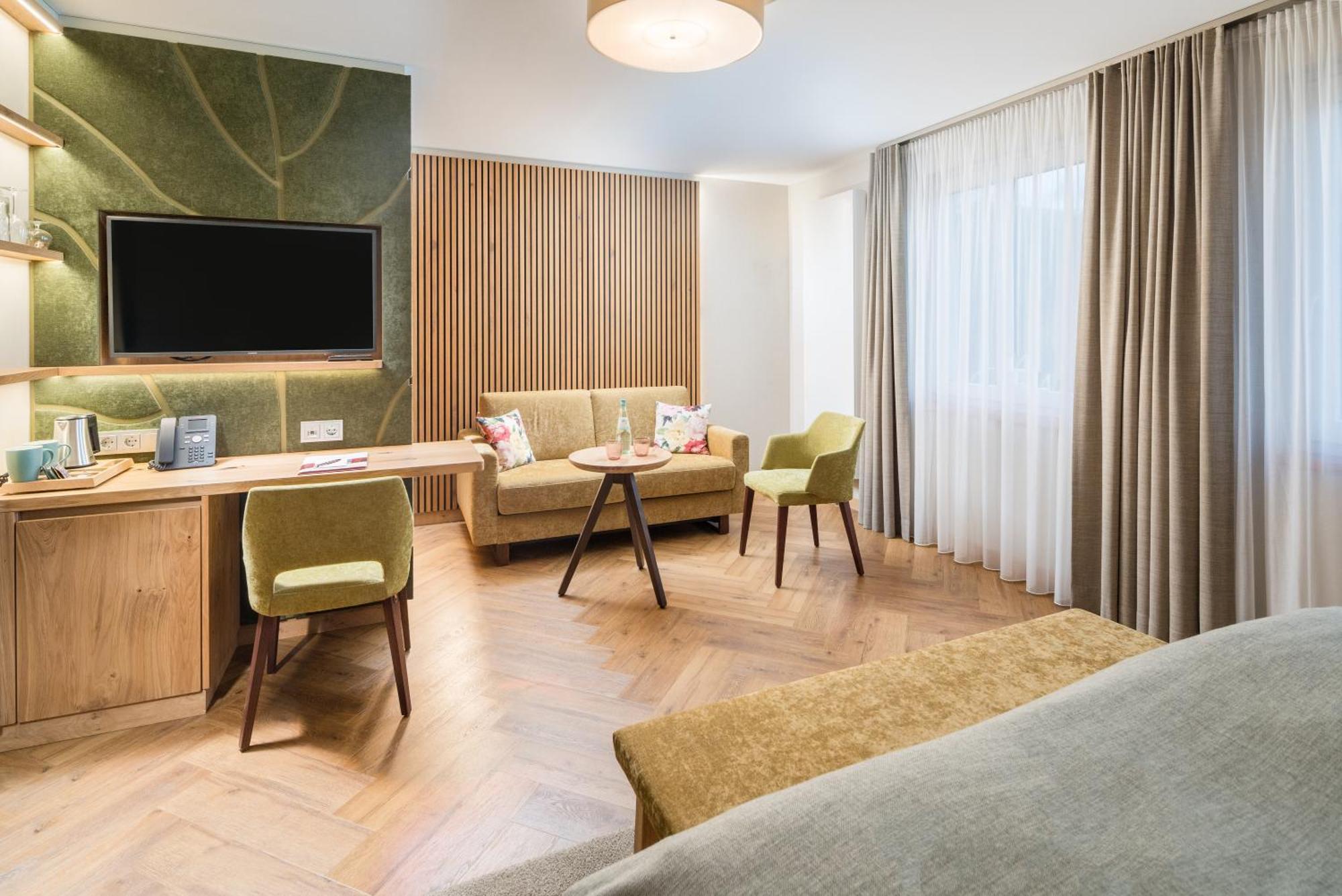 Parkhotel Gueldene Berge Weißenfels Buitenkant foto