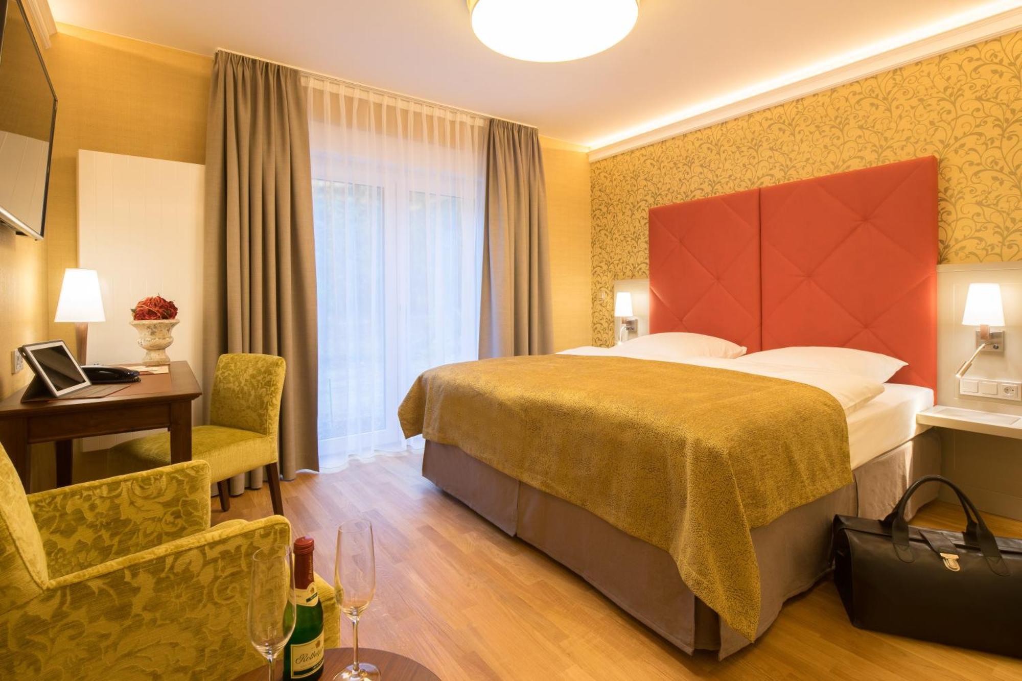 Parkhotel Gueldene Berge Weißenfels Buitenkant foto