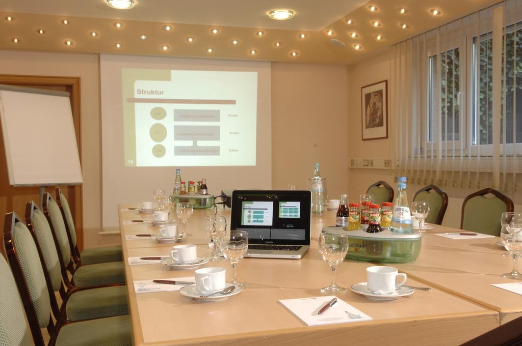 Parkhotel Gueldene Berge Weißenfels Buitenkant foto