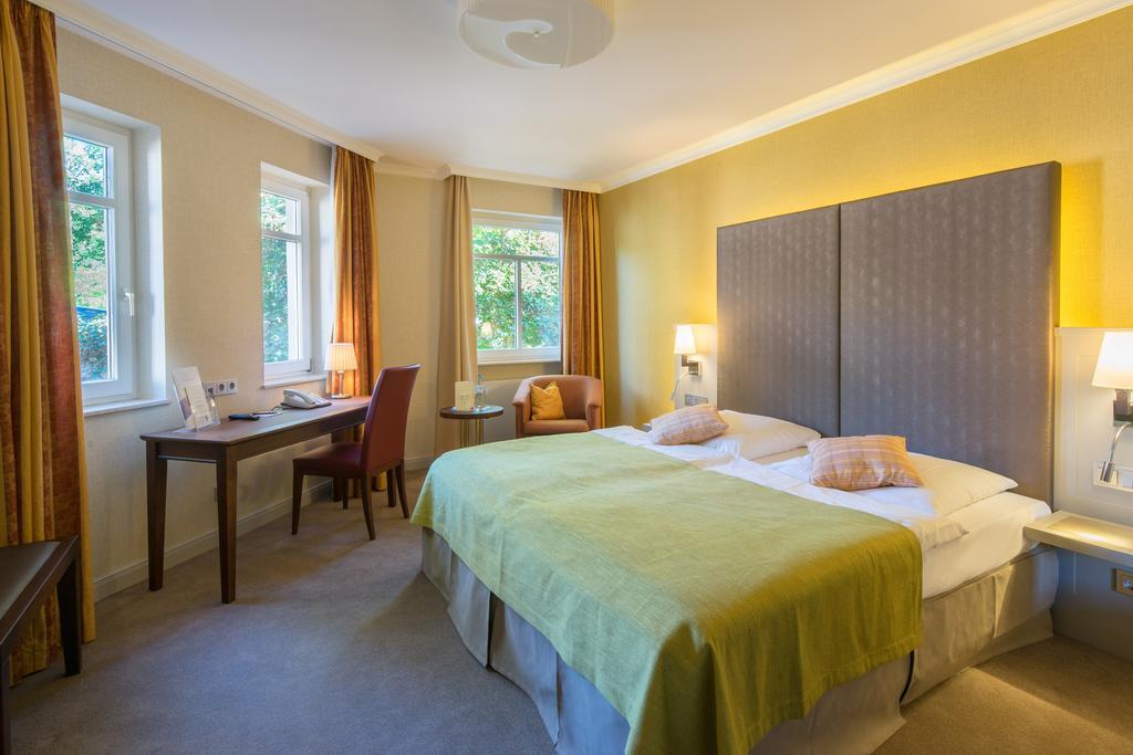 Parkhotel Gueldene Berge Weißenfels Buitenkant foto