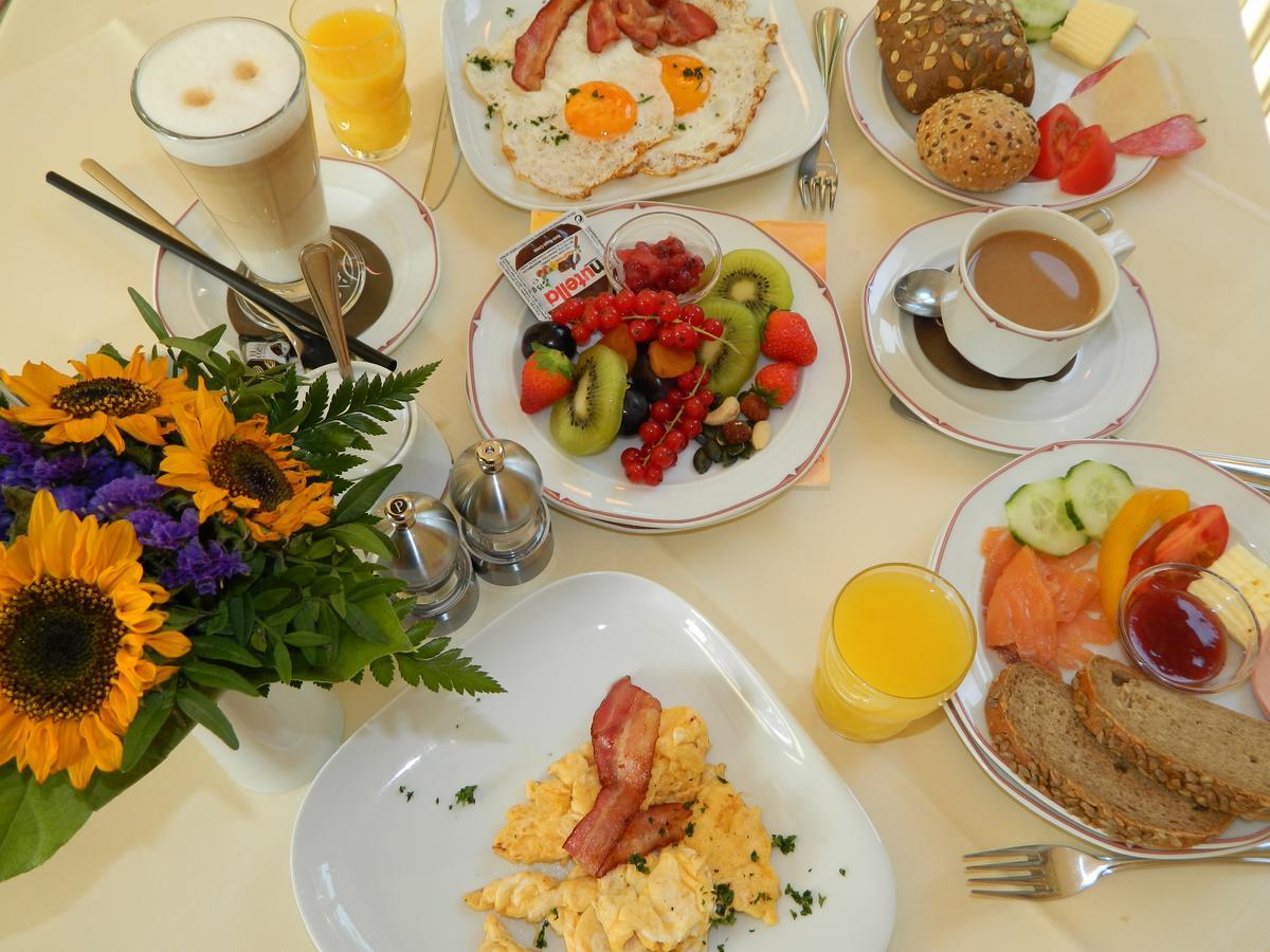 Parkhotel Gueldene Berge Weißenfels Buitenkant foto